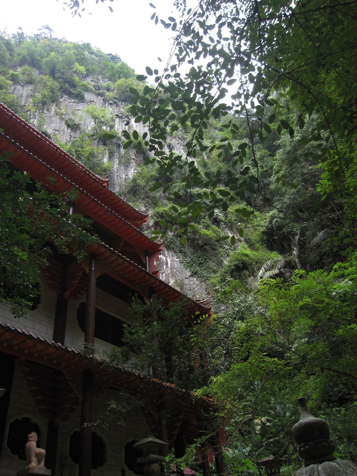 怡保洞穴庙和石灰岩景点包车场景
